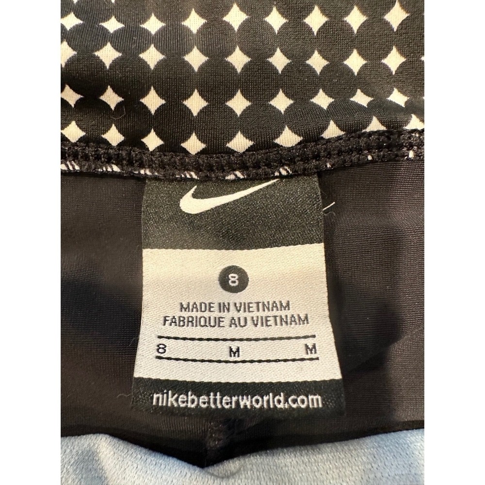 Nike Womens Black Athletic Swim Tennis Yoga Size  8 Medium Built-in Liner - Picture 2 of 7